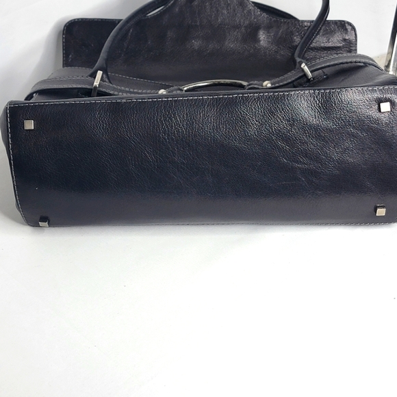 Stuart Weitzman Black Leather Handbag P111 - Picture 5 of 7